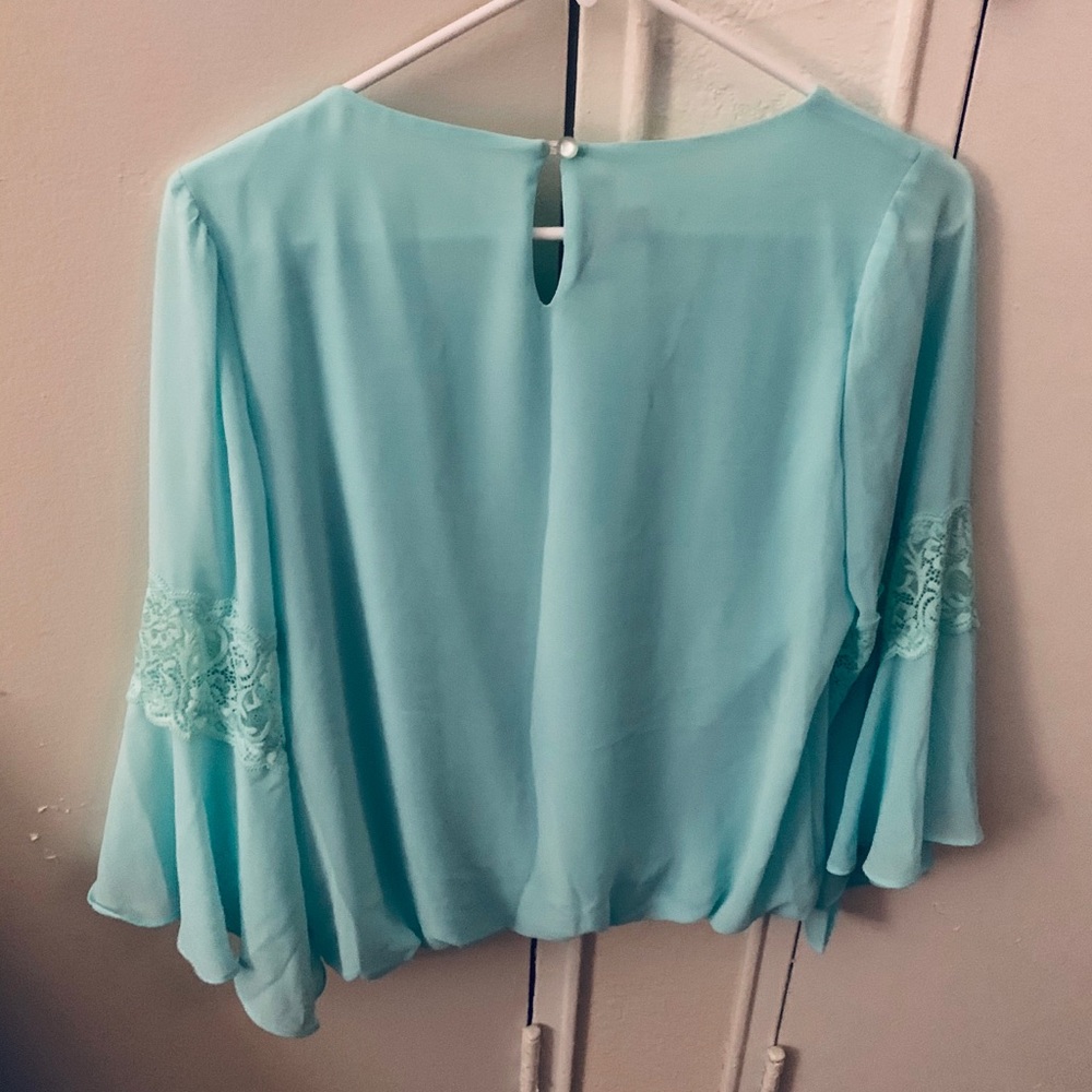 BCX Unique Lovely light mint medium blouse